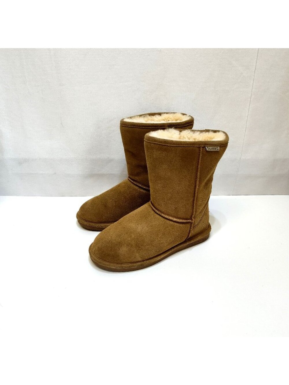 Bearpaw Suede Upper Sheepskin Wool Lining 608W-Emma Short US 8 Boots TPR Outsole